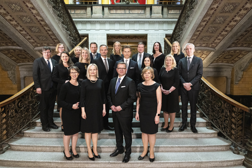 Bild på alla ministrar i Finlands regering. Fotograf: Fanni Uusitalo, valtioneuvoston kanslia