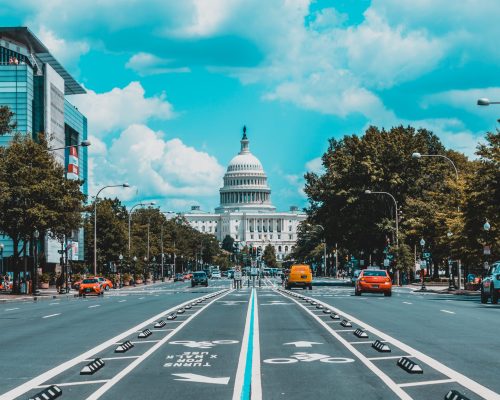 Bild på gata i Washington med utsikt över Capitol Building